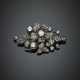 Silver and gold old mine diamond modifiable flower brooch in all ct. 8.20 circa - фото 1