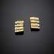 Three colour gold wave earrings - фото 1