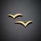 TIFFANY & CO | Pair of stylized swallow yellow gold brooches - Foto 1
