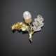 Diamond and mm 15.61x17.65 circa South Sea pearl bi-coloured gold oak shoot brooch - photo 1