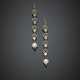 Irregular diamond silver and 9K gold pendant earrings holding two pearls of mm 8.70 circa - Foto 1