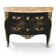 A LOUIS XV ORMOLU-MOUNTED JAPANNED COMMODE - фото 1