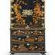 A WILLIAM & MARY BLACK AND POLYCHROME JAPANNED CABINET-ON-CH... - photo 1
