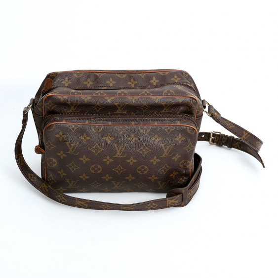 LOUIS VUITTON timeless shoulder bag is "NIL". 70s.