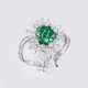 Juwelier Wilm. Hochkarätige Vintage Blüten-Brosche mit Smaragd- und Diamant-Besatz - photo 1