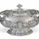 Gorham Manufacturing. AN AMERICAN SILVER TWO-HANDLED SOUP TUREEN AND COVER - Foto 1