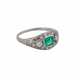 Ring mit Smaragd und Diamanten zusammen ca. 0,3 ct, - фото 1
