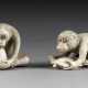 ZWEI NETSUKE IN FORM VON AFFEN - photo 1