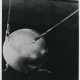 Model of Sputnik I, the world’s first artificial satellite - Foto 1