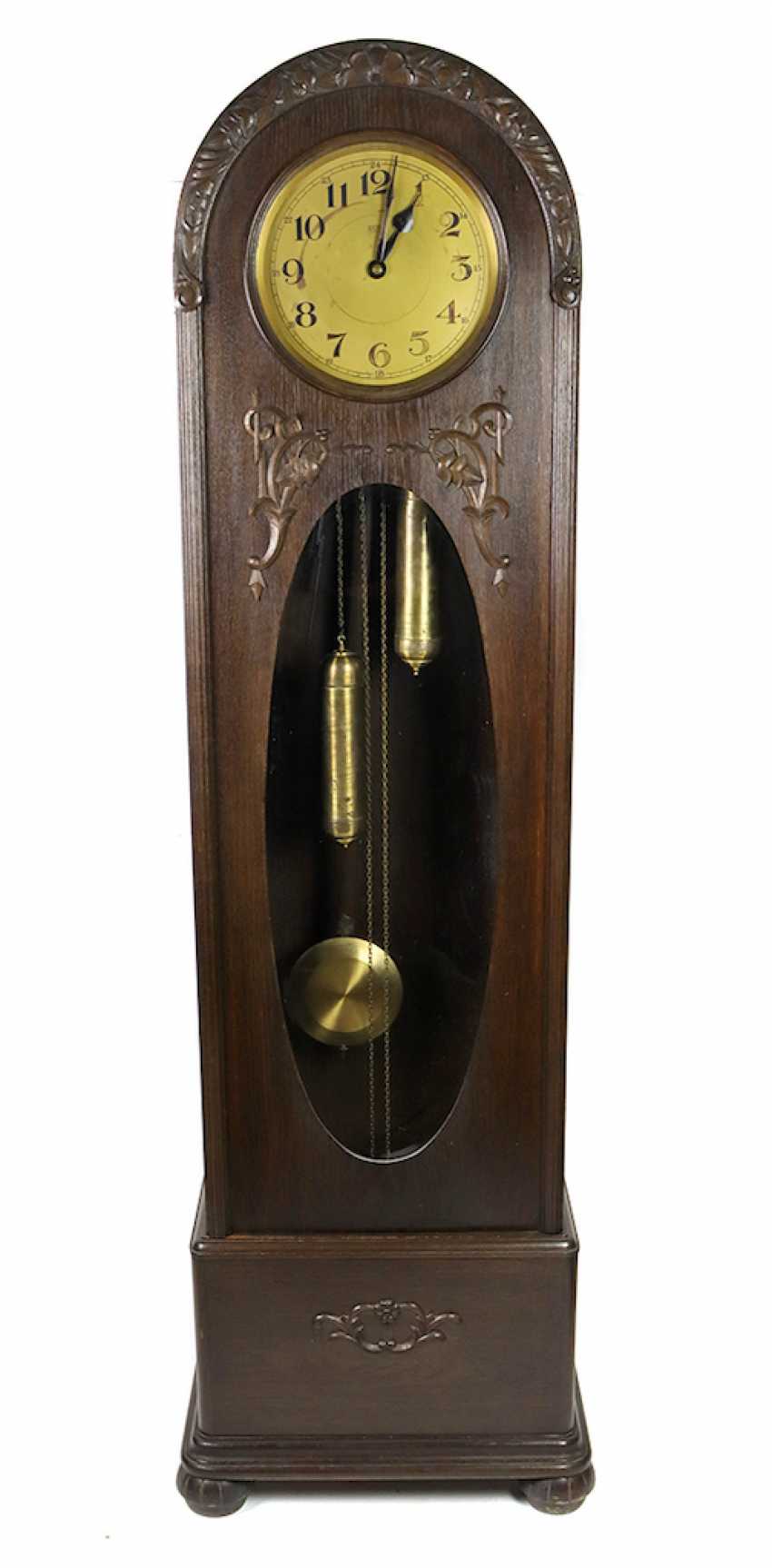 Round head grandfather clock from the 1920s — buy at online auction at ...