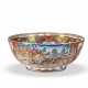 A CHINESE EXPORT 'MANDARIN PALETTE' HUNTING PUNCH BOWL - фото 1
