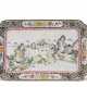 A CHINESE PAINTED ENAMEL RECTANGULAR TRAY - Foto 1