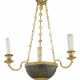 AN EMPIRE STYLE ORMOLU AND PATINATED-BRONZE THREE-LIGHT CHANDELIER - Foto 1