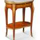 A FRENCH ORMOLU-MOUNTED MAHOGANY, PINE AND STAINED FRUITWOOD MARQUETRY OCCASIONAL TABLE - Foto 1