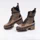 Louis Vuitton. Paar Laureate Desert Ankle Boots in Braun - photo 1