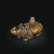 AN UNUSUAL BRONZE RHINOCEROS-FORM WATER POT AND A DROPPER - Foto 1
