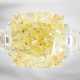 Ring: wertvoller neuwertiger Diamantring mit einem gelben Fancy Diamanten von 10,80ct und 2 hochfeinen weißen Trapezdiamanten, mit GIA-Report - фото 1