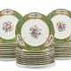 Sèvres Porcelain Factory. AN ASSEMBLED SET OF THIRTY-TWO SEVRES (LATER-DECORATED) PORCELAIN GREEN-GROUND PLATES - Foto 1