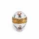 A GOLD-MOUNTED ENGLISH PORCELAIN EGG-FORM PATCH OR SNUFF BOX - фото 1