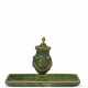 A RUSSIAN VARI-COLOR GOLD-MOUNTED SPINACH JADE INKSTAND - Foto 1