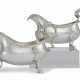 Hennell, Samuel. A PAIR OF GEORGE IV SILVER SAUCE BOATS - photo 1