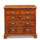 A GEORGE II CHEQUER-LINED WALNUT CHEST - фото 1