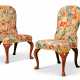 A PAIR OF GEORGE I WALNUT SIDE CHAIRS - Foto 1