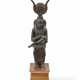 AN EGYPTIAN BRONZE ISIS AND HORUS - фото 1