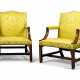 A PAIR OF GEORGE III MAHOGANY LIBRARY ARMCHAIRS - фото 1