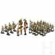 Lineol-Marschkolonne mit 30 Soldaten mit Reitern, sieben Elastolin-Musikern, einer braunen Traditionsfahne und Blomberg mit Hitler und Hindenburg - photo 1