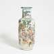 Rouleau vase with opera scene with traveling ladies - Foto 1