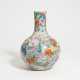 Bulbous vase (tianqiu ping) with millefleurs decoration - photo 1