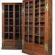 A PAIR OF GEORGE I OAK BOOKCASES - Foto 1