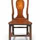 A GEORGE II MAHOGANY AND MARQUETRY HALL CHAIR - Foto 1