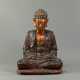Skulptur des Buddha aus Holz mit Lackfassung - Foto 1