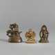 Drei Bronzen: Jambhala, Yamanthaka und eine Gottheit - фото 1