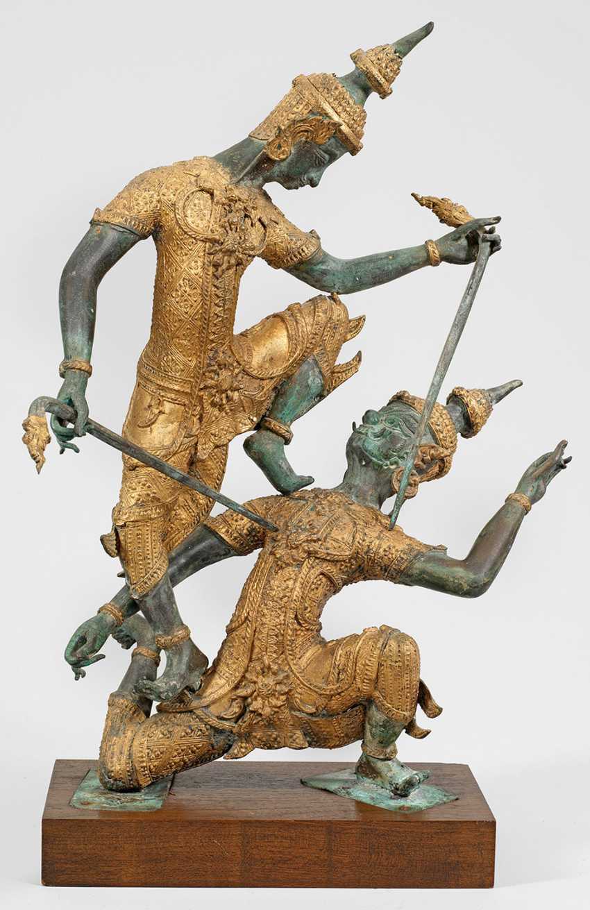 Zwei Thailandische Rama Figuren Online Bei Auktion Kaufen Auktionskatalog Grosse Kunstauktion Nr169 Teil Iii Internationale Kunst Und Antiquitaten Vom 09 09 17 Foto Preis Von Auktionslos 2299 Bei Veryimportantlot Com