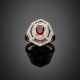 Oval ct. 1.35 circa ruby and diamond platinum ring accented with small calibré rubies - Foto 1