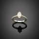 Marquise ct. 0.60 circa diamond white gold ring accented with smaller diamonds - Foto 1