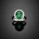 Oval ct. 3.80 circa emerald and diamond white gold cluster ring - Foto 1