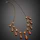 Yellow 9K gold chain necklace with nine graduated pinkish orange coral pendants - Foto 1