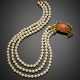 Three strand mm 7.50/8.00 circa cultured pearl necklace with yellow gold diamond and coral crab clasp - Foto 1