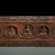 Buchdeckel aus Holz mit fünf Gottheiten - Foto 1