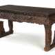Tisch aus Hartholz mit reicher Drachenschnitzerei - Foto 1