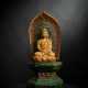 Sancai-farben glasierte Tonfigur des Buddha Shakyamuni auf einem Thron mit Mandorla - Foto 1