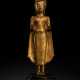 Lackvergoldete Bronze des stehenden Buddha Shakyamuni auf einem Holzsockel - photo 1
