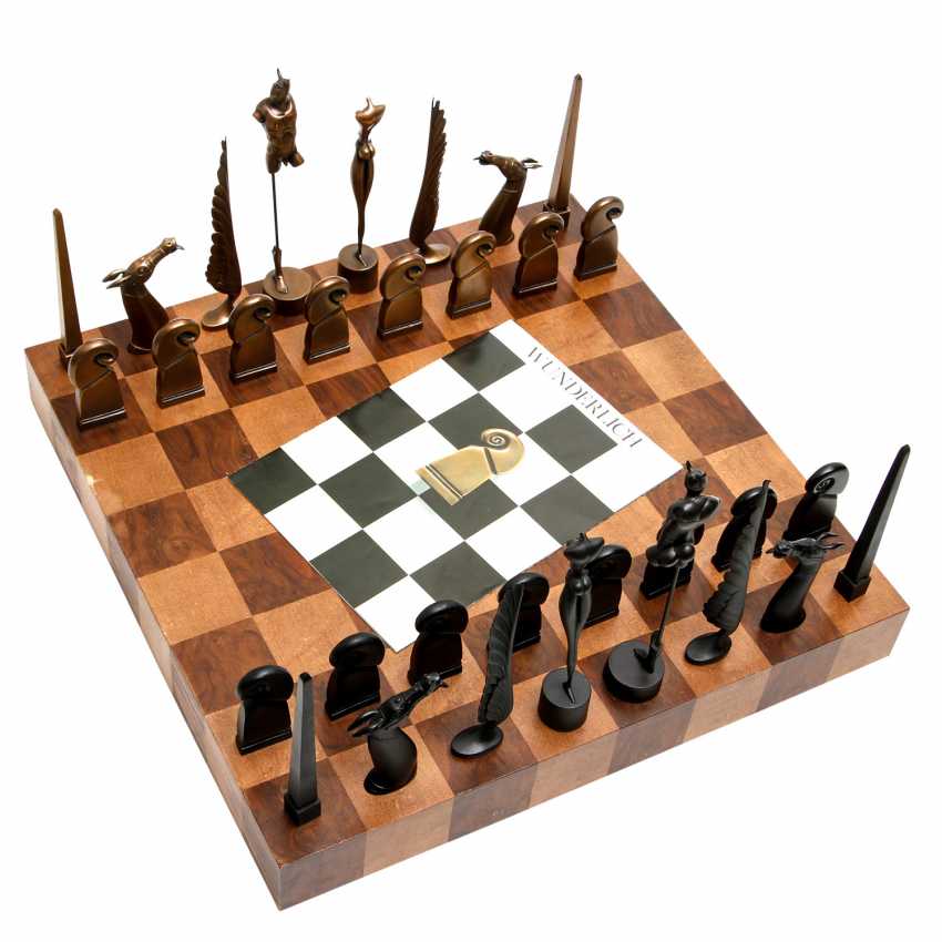 Auction: WUNDERLICH, Paul (1927-2010) chess game, 1978-1983. — buy ...