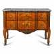 A LATE LOUIS XV ORMOLU-MOUNTED AMARANTH, TULIPWOOD AND MARQUETRY COMMODE - Foto 1