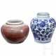 Zwei kleine Vasen, China, 20. Jahrhundert - фото 1