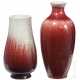 Zwei rötlich glasierte Vasen, China, 20. Jahrhundert - photo 1